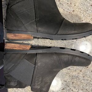 Black Sorel Short Boot